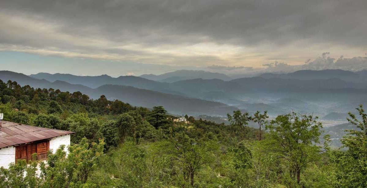 Vamoose Eco Lodge Chevron Kausani Exteriör bild
