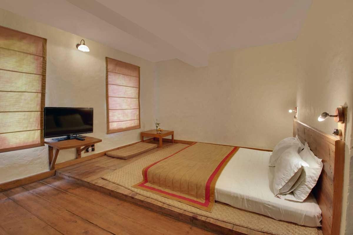 Vamoose Eco Lodge Chevron Kausani Exteriör bild