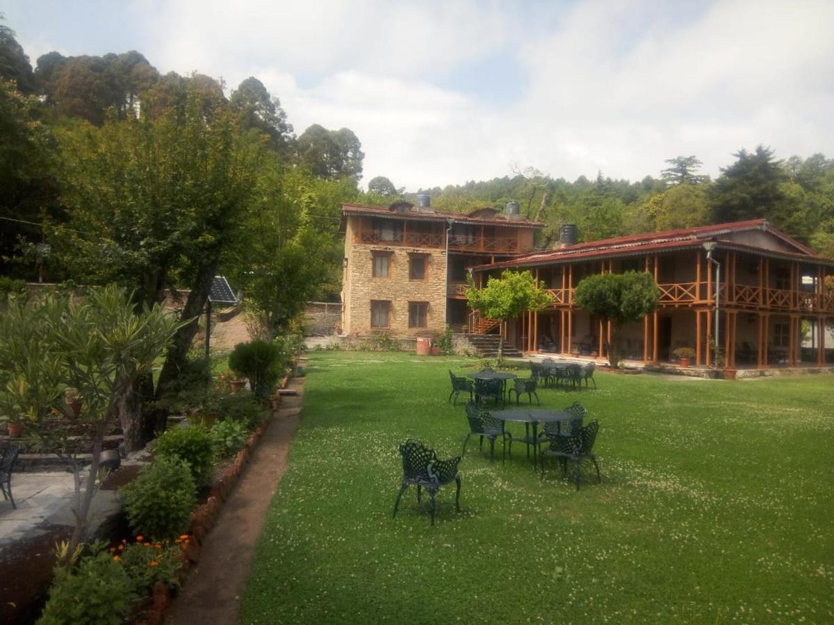 Vamoose Eco Lodge Chevron Kausani Exteriör bild