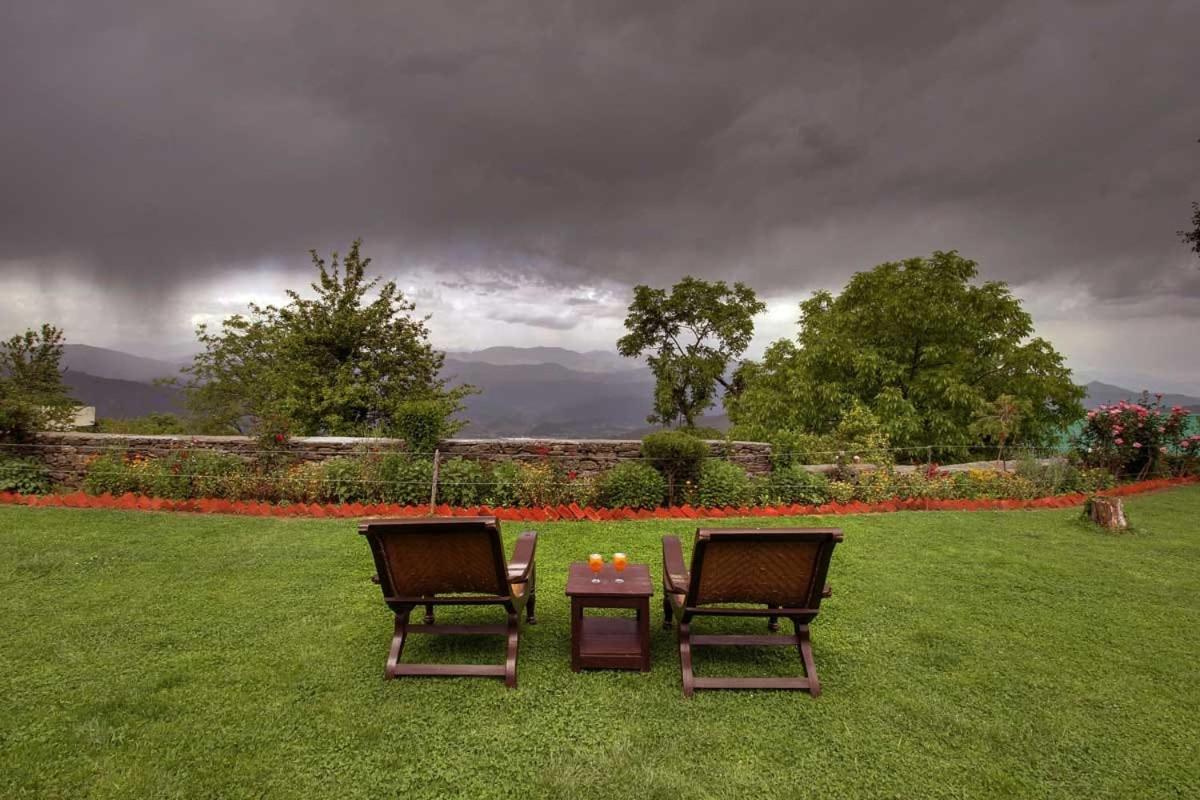 Vamoose Eco Lodge Chevron Kausani Exteriör bild